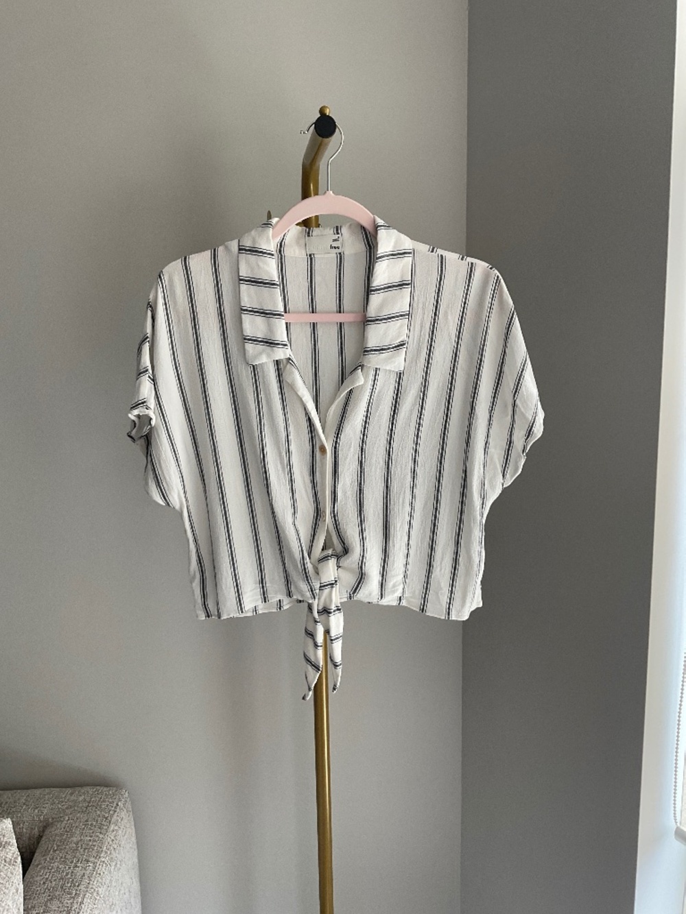 Aritzia Wilfred Free Cropped Tie Top